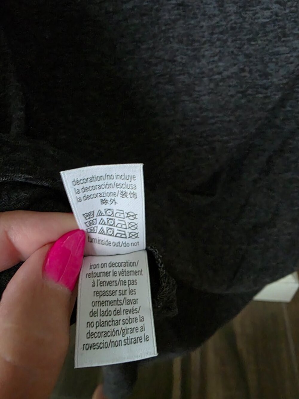 Victoria's Secret Bedazzled "Love" Long-Sleeve Lounge/Sleep Shirt - Picture 9 of 12